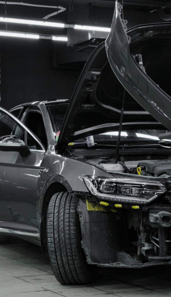 Автомобиль Audi на оклейке защитной плёнкой